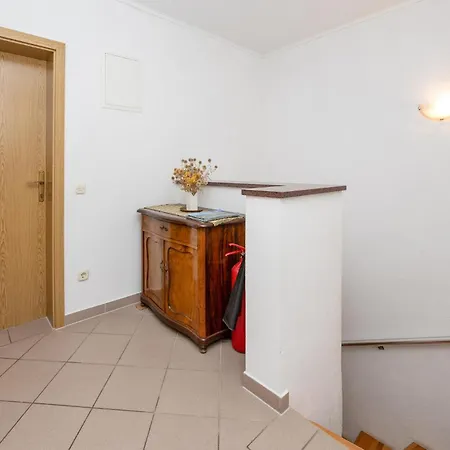 Vojskovo Iii 아파트